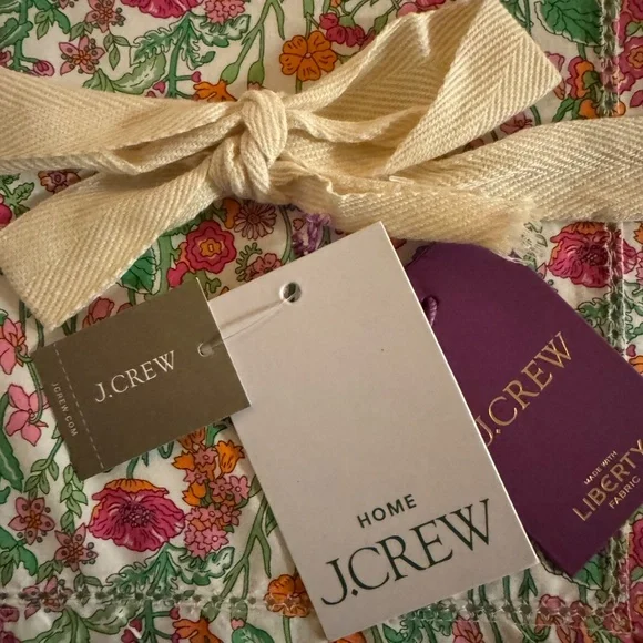 J Crew LIMITED-EDITION SET-OF-FOUR PLACEMATS IN LIBERTY® PRINTS- NWT - Picture 3 of 4